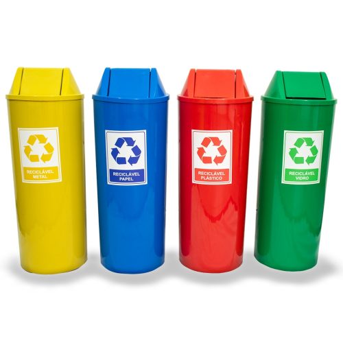 Imagem mostrando a separação de lixos recicláveis